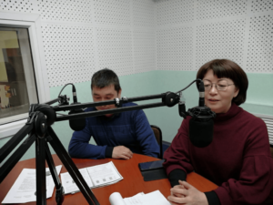 Сотрудники ИСИ РБ в передаче «Асыҡ студия» радио «Юлдаш» обсудили вопросы миграции